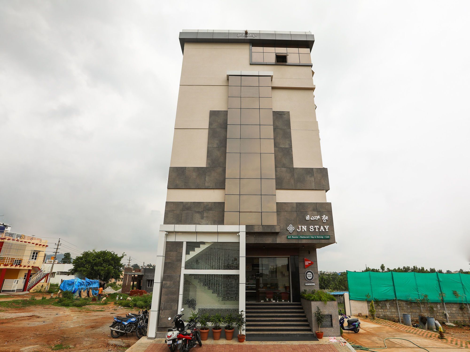 Oyo 15220 Jn Stay Mysore Exterior photo